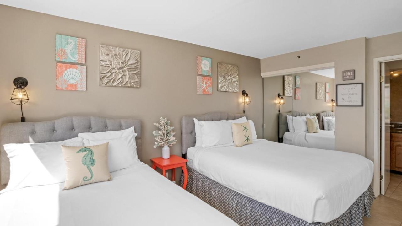 Waikiki Banyan Suites W Free Parking ホノルル エクステリア 写真