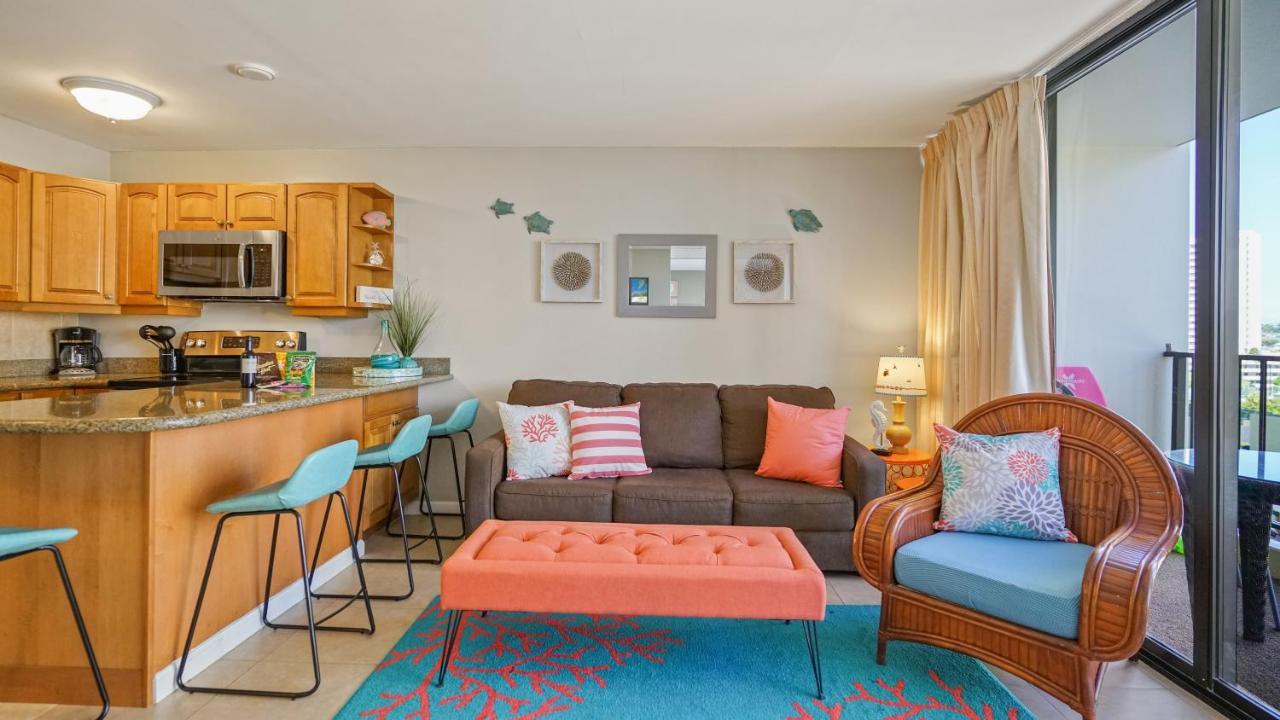 Waikiki Banyan Suites W Free Parking ホノルル エクステリア 写真