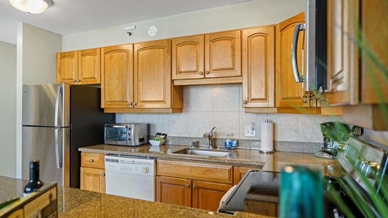 Waikiki Banyan Suites W Free Parking ホノルル エクステリア 写真
