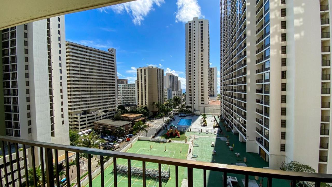 Waikiki Banyan Suites W Free Parking ホノルル エクステリア 写真