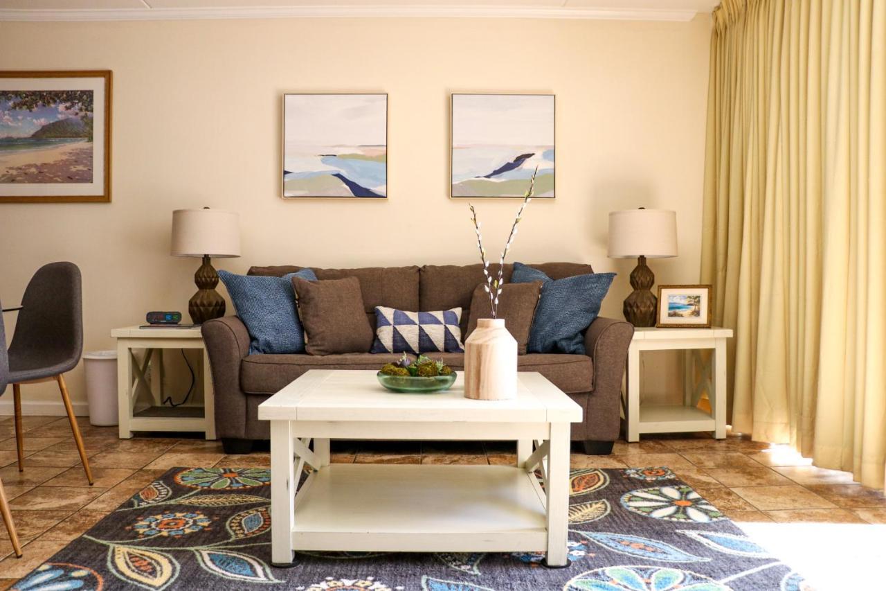 Waikiki Banyan Suites W Free Parking ホノルル エクステリア 写真