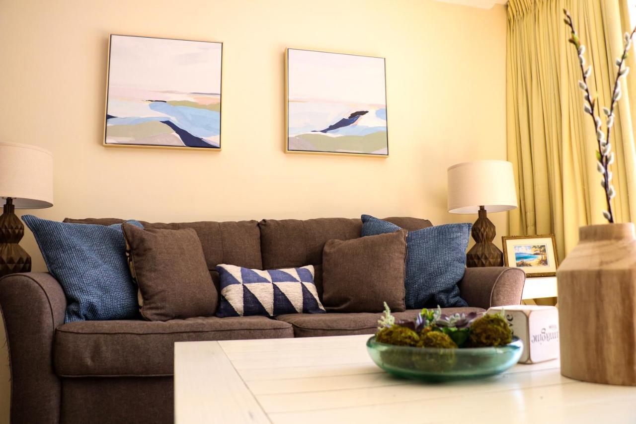 Waikiki Banyan Suites W Free Parking ホノルル エクステリア 写真