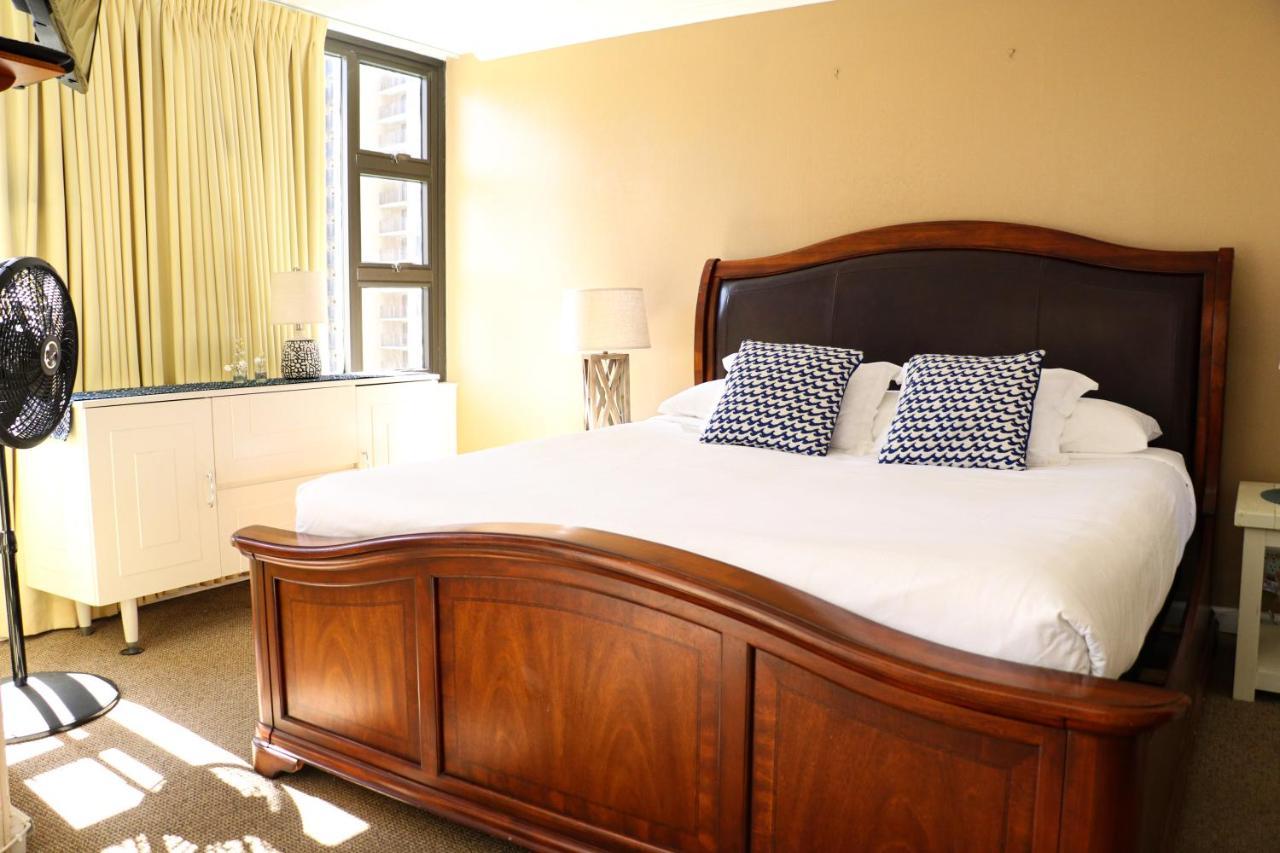 Waikiki Banyan Suites W Free Parking ホノルル エクステリア 写真