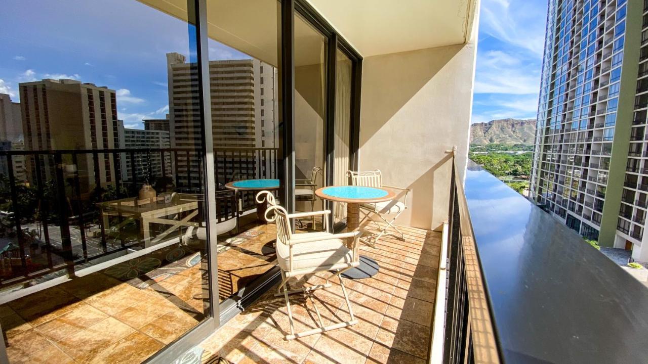 Waikiki Banyan Suites W Free Parking ホノルル エクステリア 写真