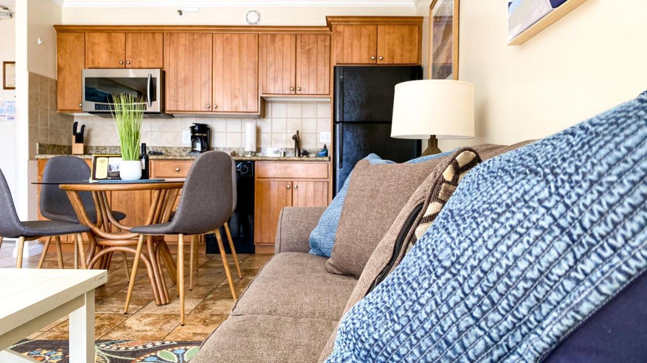 Waikiki Banyan Suites W Free Parking ホノルル エクステリア 写真