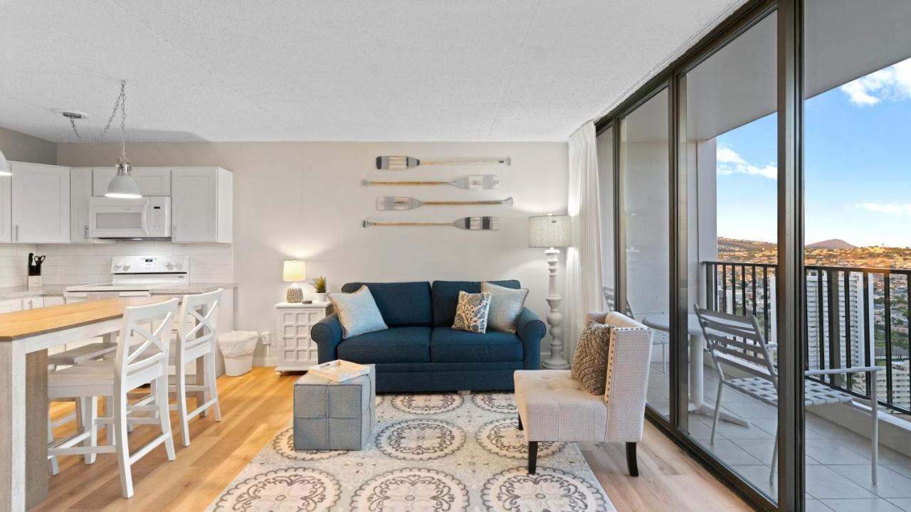 Waikiki Banyan Suites W Free Parking ホノルル エクステリア 写真