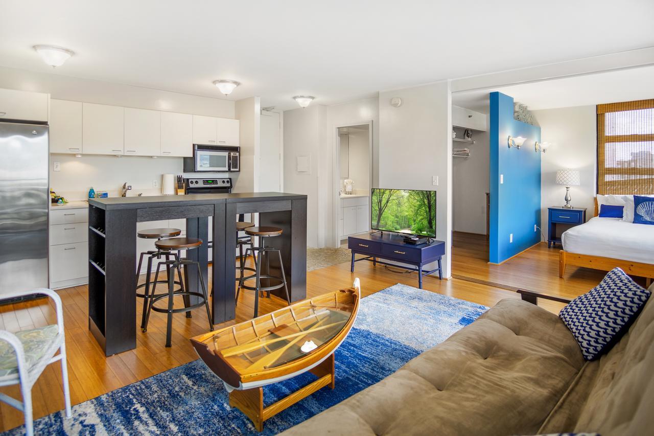 Waikiki Banyan Suites W Free Parking ホノルル エクステリア 写真